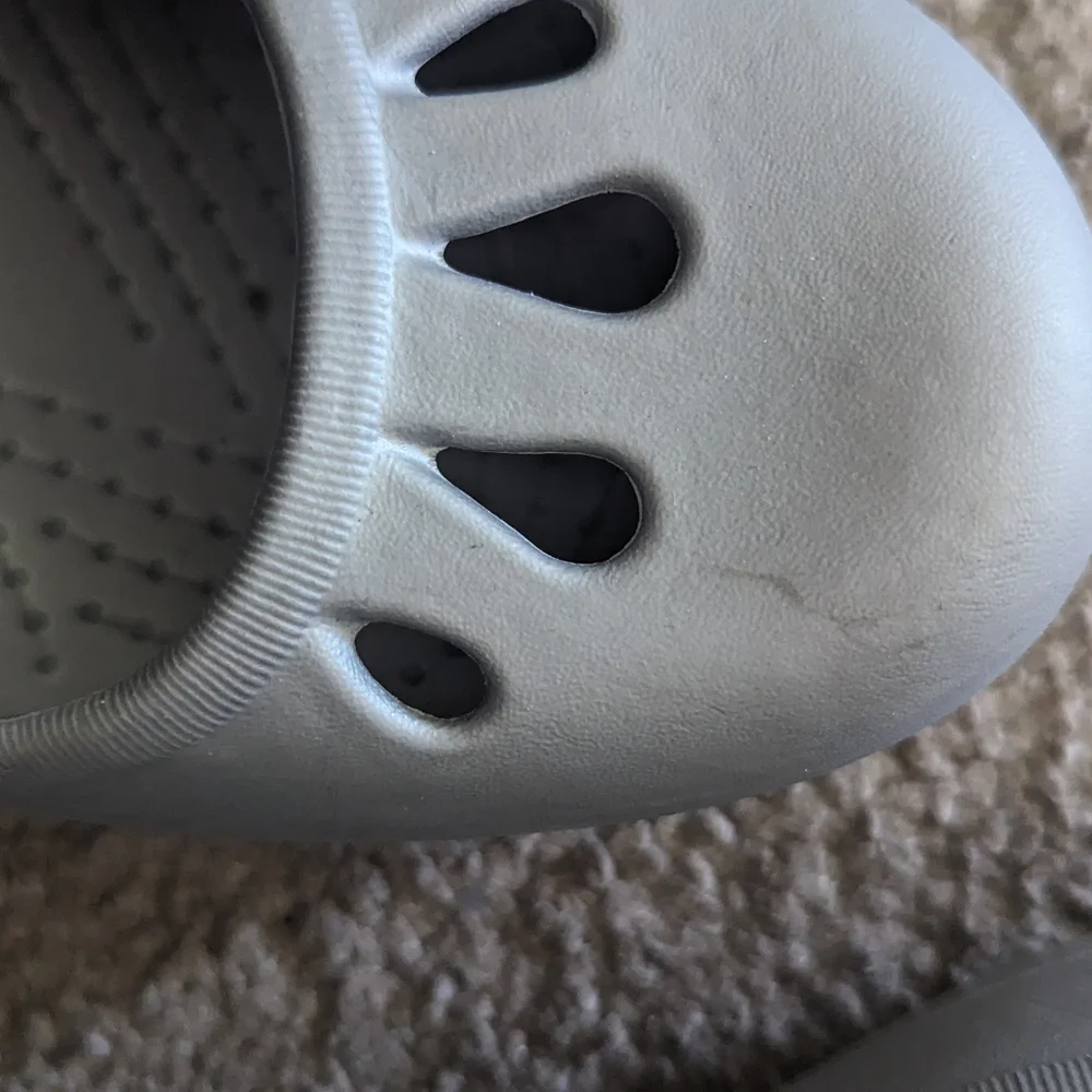 Crocs - Picture 2 of 3